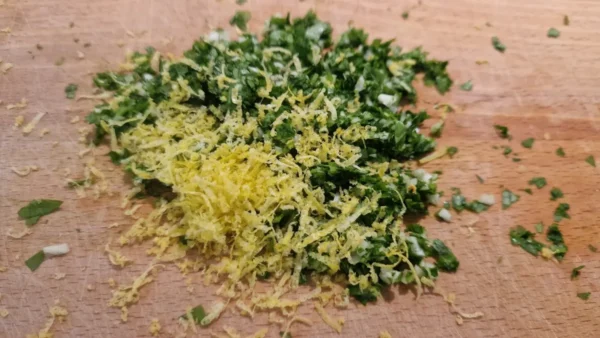 tilberedning af gremolata 3
