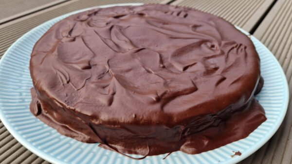 Glutenfri mazarinkage med marcipan og chokoladeovertræk