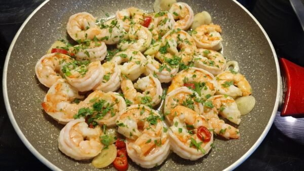 Tilberedning af gambas al ajillo, trin 5