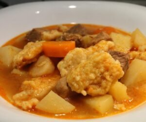 Ungarsk gullaschsuppe