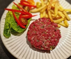 Rundt anrettet steak tartare