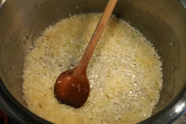 Tilberedning af gullaschsuppe, trin 1