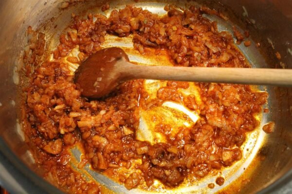 Tilberedning af gullaschsuppe, trin 2