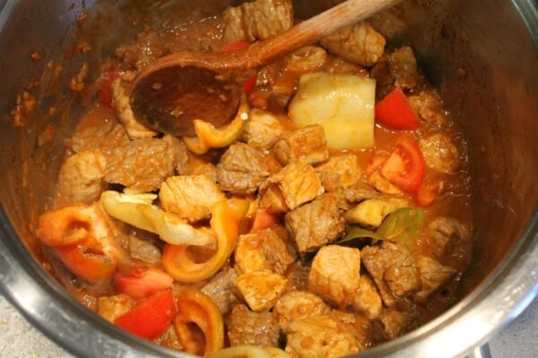 Tilberedning af gullaschsuppe, trin 5