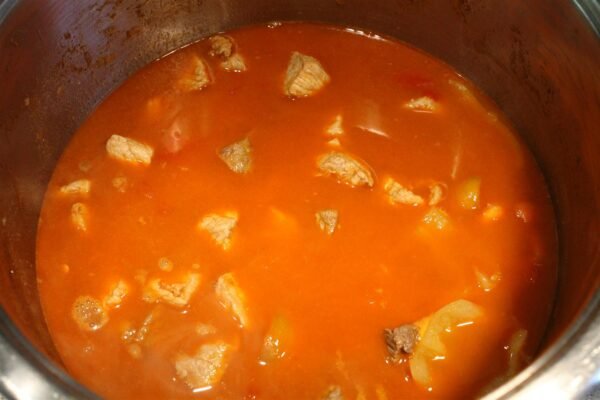 Tilberedning af gullaschsuppe, trin 6