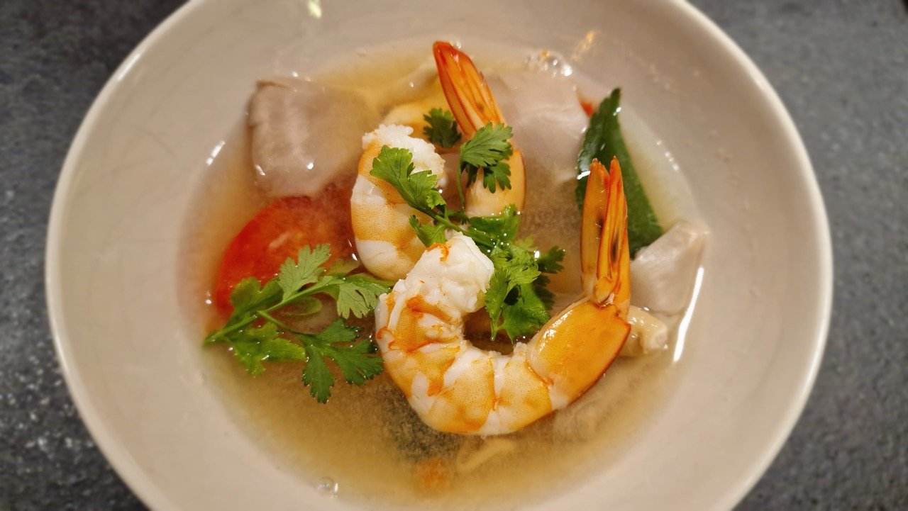 Tom yum-suppe med rejer